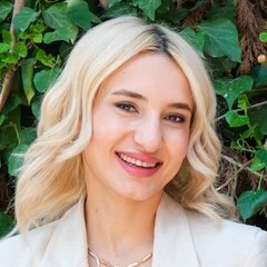 Zeynep Sarı Kazoğlu profil fotoğrafı